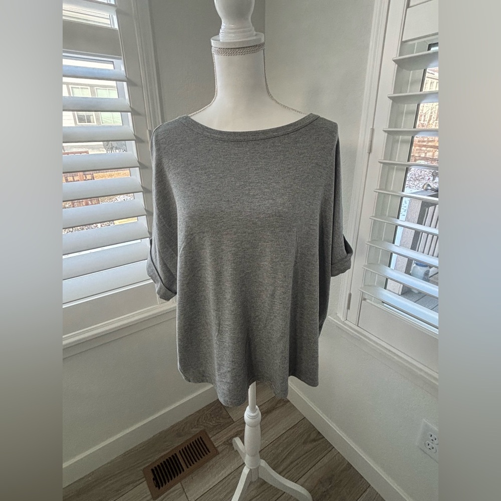 Gray Short Sleeve Women's Top